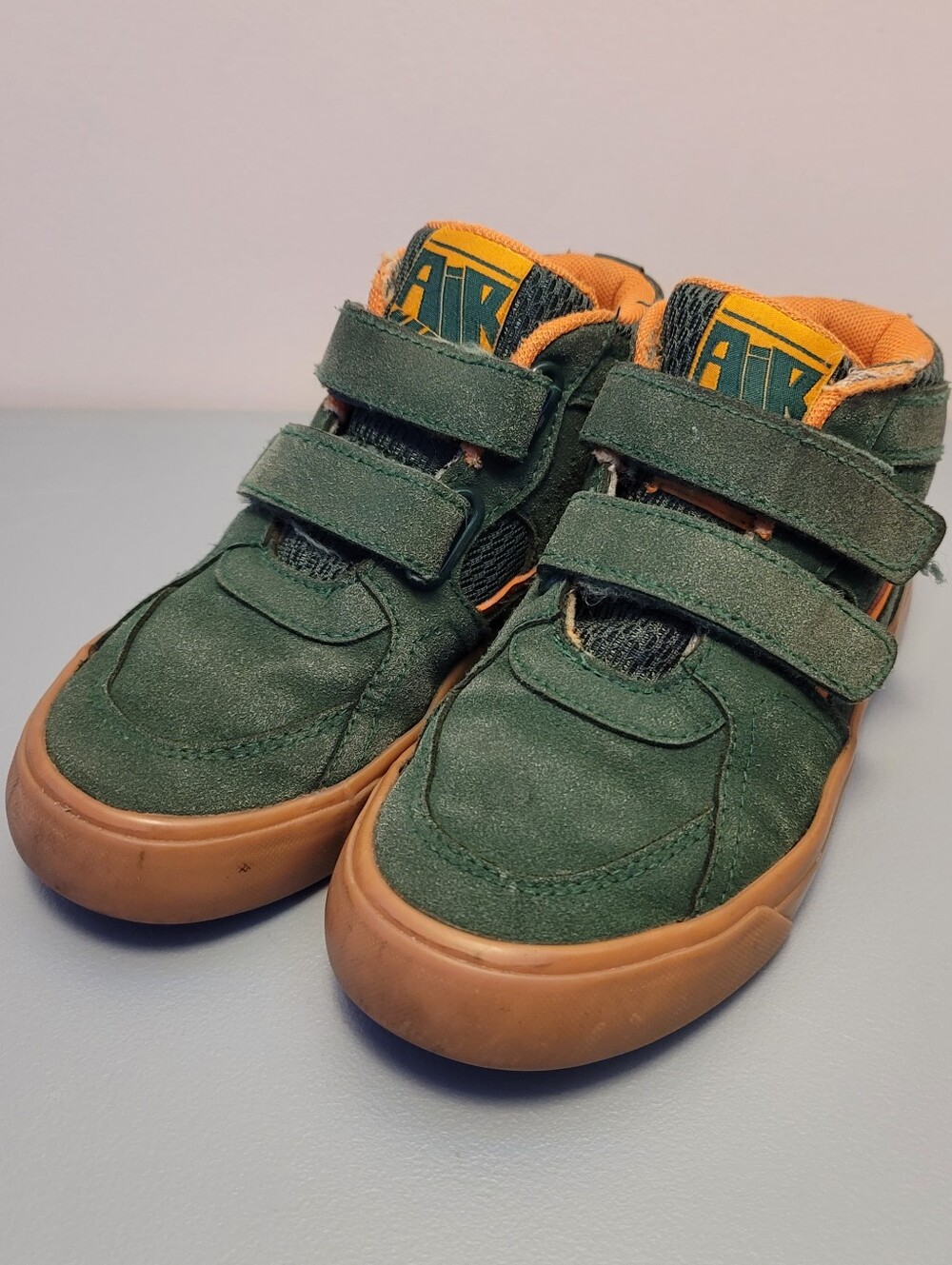 Airwalk Boys Grind 2.0 Mid-Top Skate Sneakers Green Suede Gum Sole Size 1